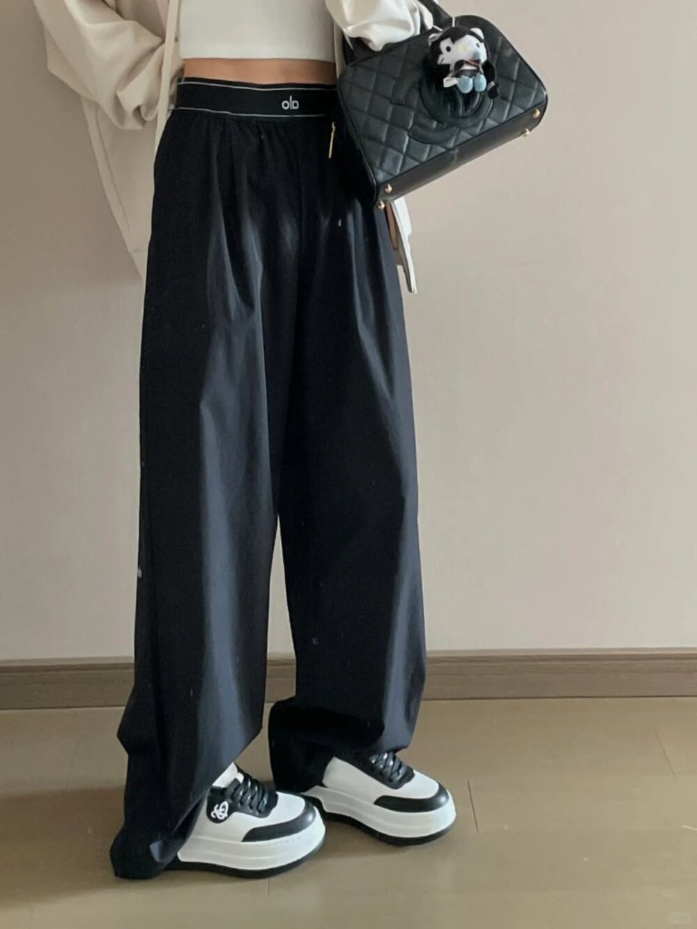 Brand New Alo Yoga Black Suit up Trouser (Regular 30" Inseam)✨Casual 80s 90s - Picture 7 of 7